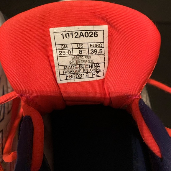 ASICS - Picture 4 of 4